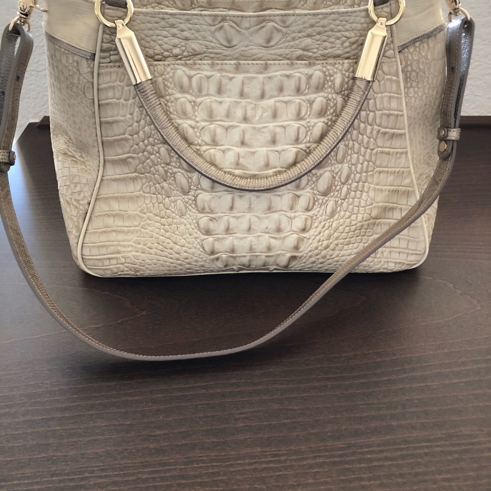 Handbag - Picture 2 of 3